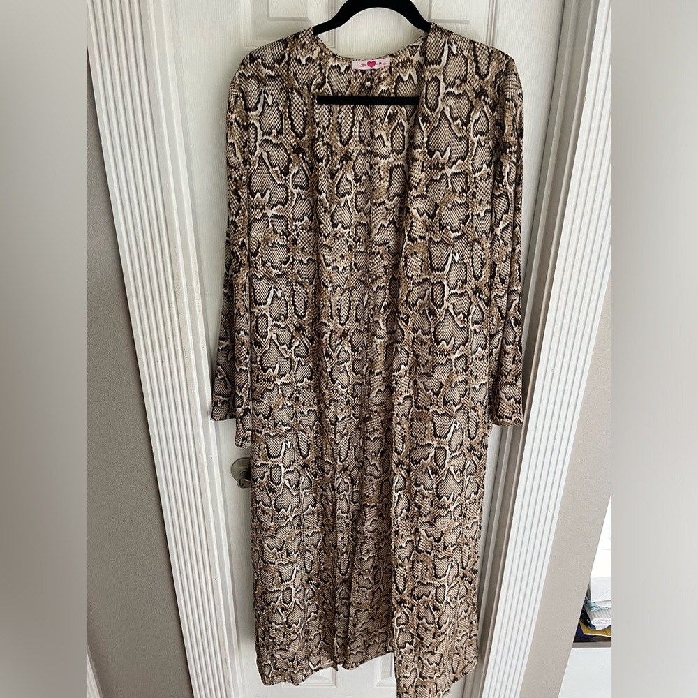 Buddy Love snake print kimono, long sleeve and sheer.  Size Small/Medium.